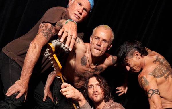 Οι Red Hot Chili Peppers τιμούν τον Eddie Van Halen στο νέο τραγούδι Eddie από το επερχόμενο δεύτερο νέο άλμπουμ τους για το 2022