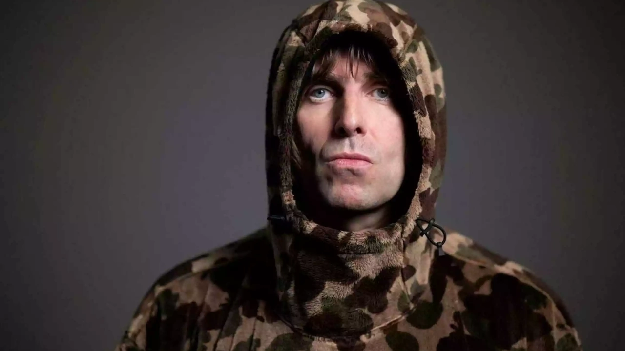 O Liam Gallagher κυκλοφόρησε το βίντεο του σινγκλ Too Good For Giving Up 