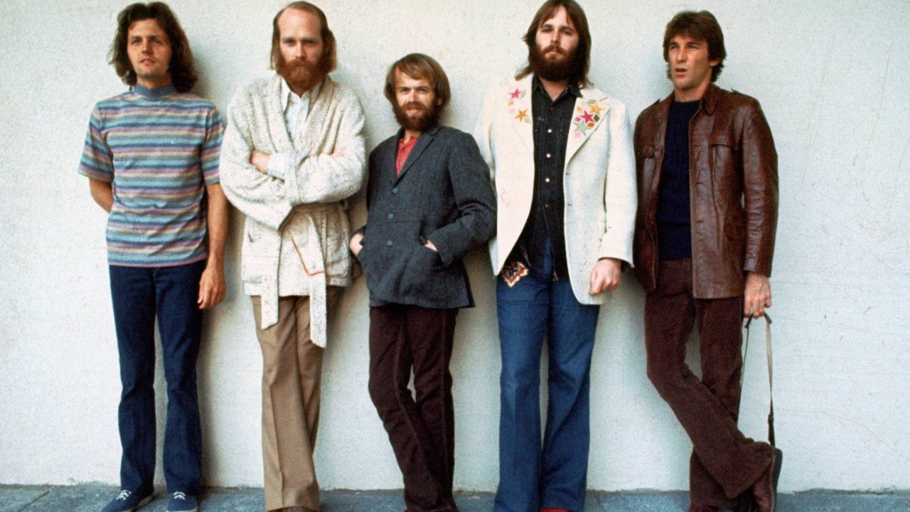 Οι Beach Boys διέρρευσαν το ακυκλοφόρητο τραγούδι Carry Me Home από το 1972 
