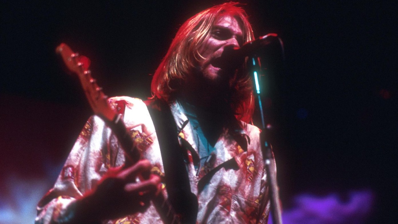 Η σπασμένη κιθάρα του Kurt Cobain από την πρώτη περιοδεία των Nirvana πουλήθηκε για 400 χιλιάδες λίρες 